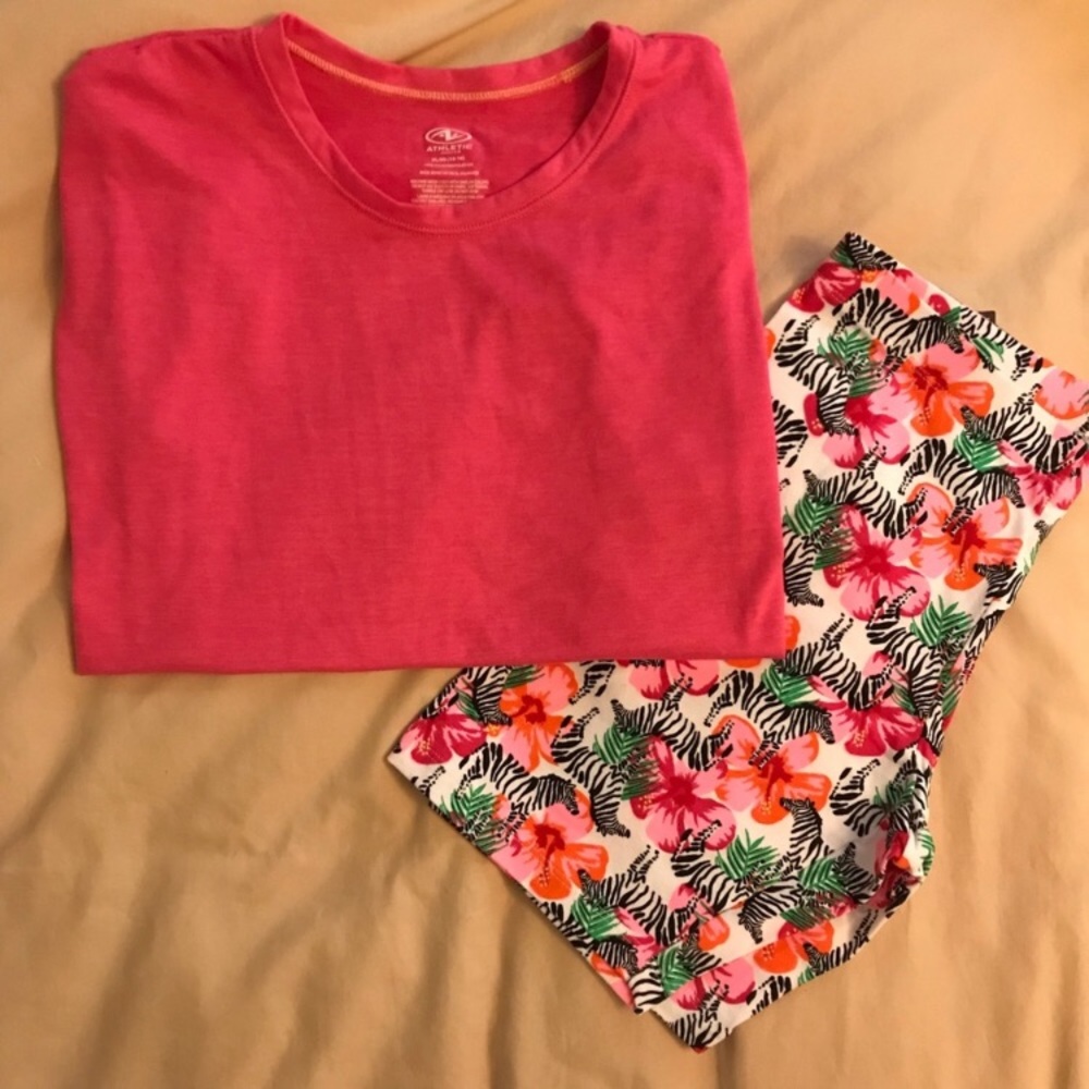 💕  BOGO 1/2 off. 2 pc. set. NWT shorts and (worn 1x shirt- exc cond)